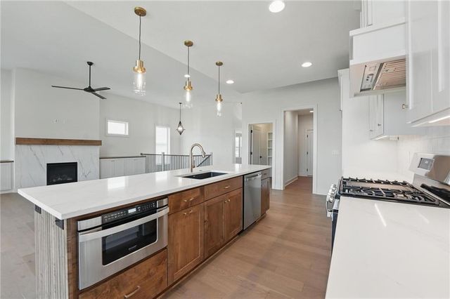 1518 NW 106th Terrace, Kansas City, MO 64155