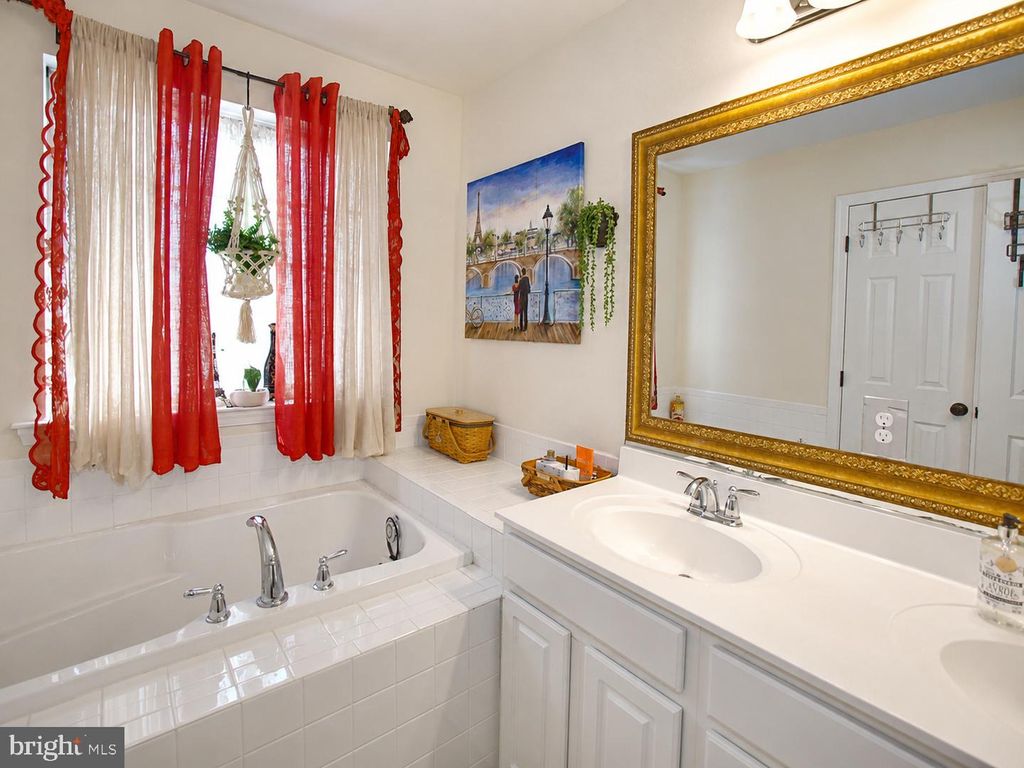 Image 19 of property listing at 45674 BETHFIELD WAY, California, MD 20619