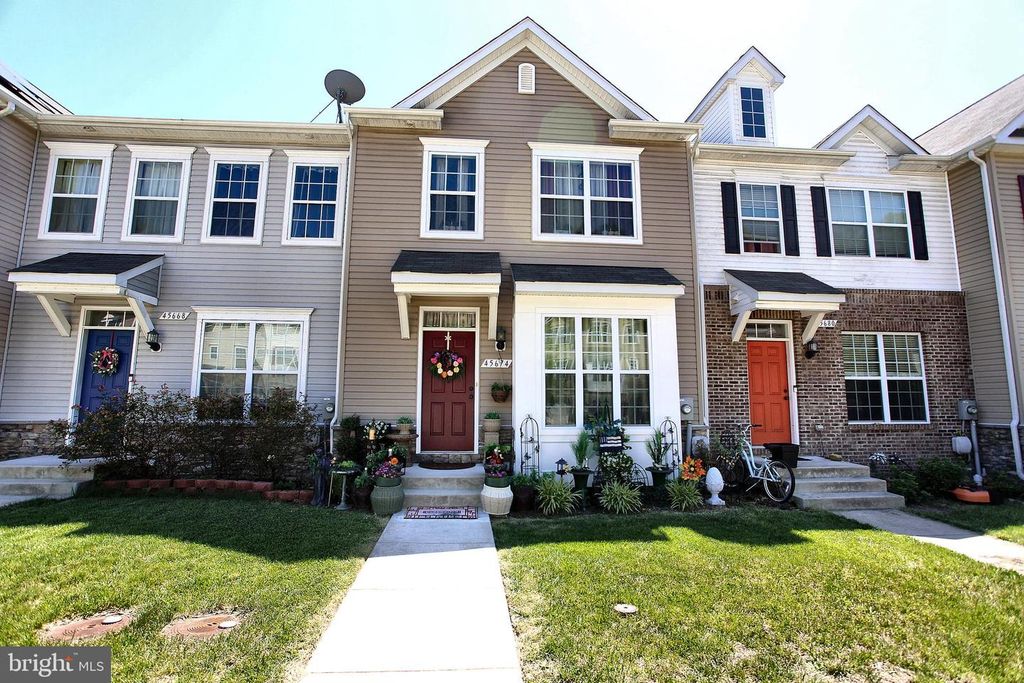 Image 2 of property listing at 45674 BETHFIELD WAY, California, MD 20619
