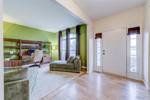 10 Southern Hills Court, O'fallon, MO 63366