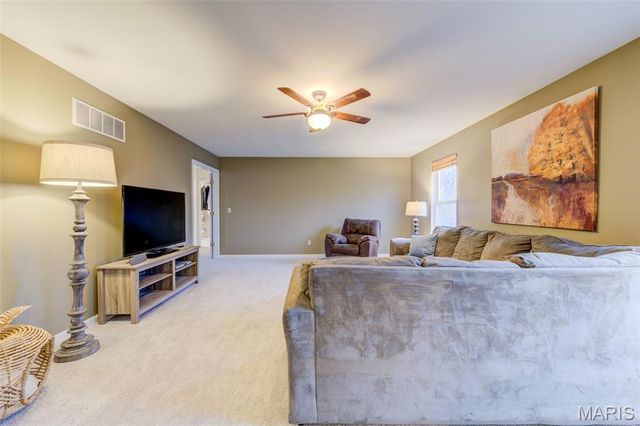 10 Southern Hills Court, O'fallon, MO 63366