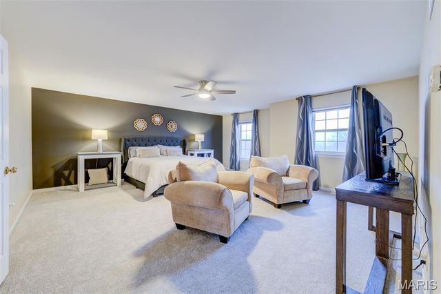 10 Southern Hills Court, O'fallon, MO 63366