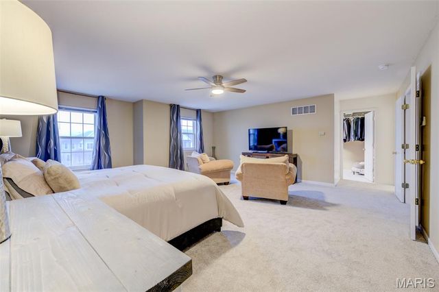 10 Southern Hills Court, O'fallon, MO 63366