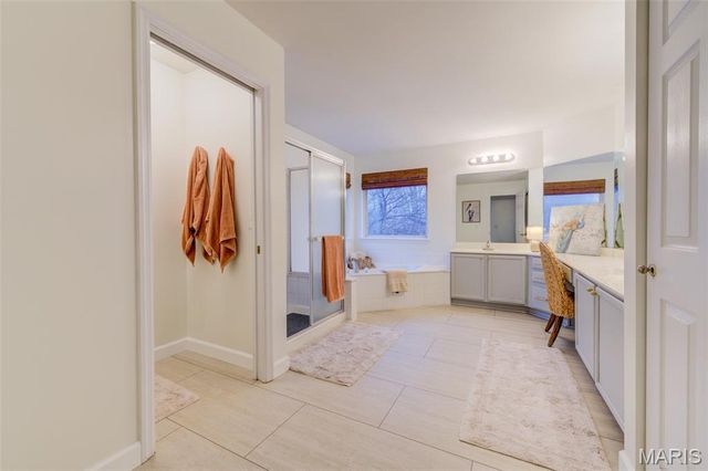 10 Southern Hills Court, O'fallon, MO 63366