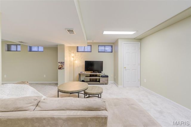 10 Southern Hills Court, O'fallon, MO 63366