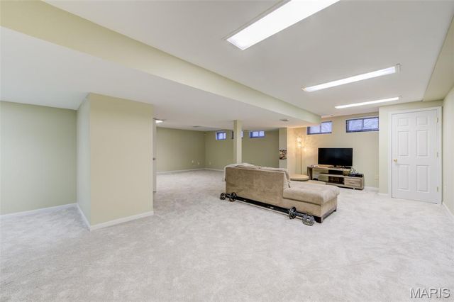 10 Southern Hills Court, O'fallon, MO 63366