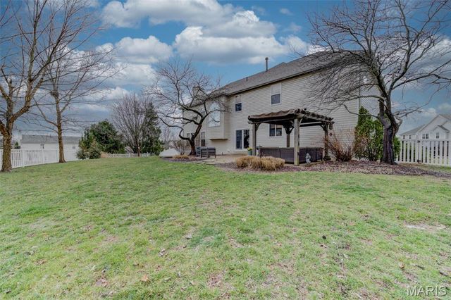 10 Southern Hills Court, O'fallon, MO 63366