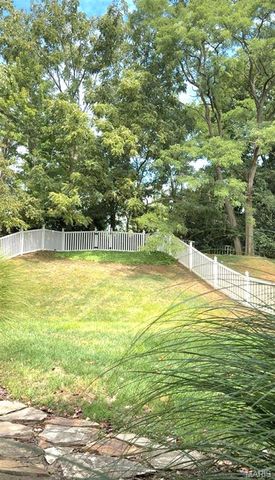 10 Southern Hills Court, O'fallon, MO 63366