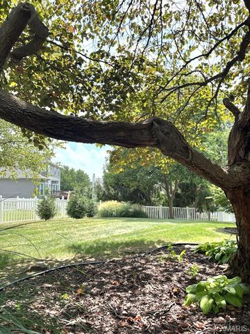 10 Southern Hills Court, O'fallon, MO 63366