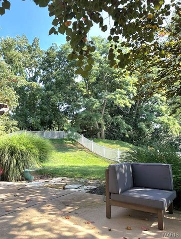 10 Southern Hills Court, O'fallon, MO 63366