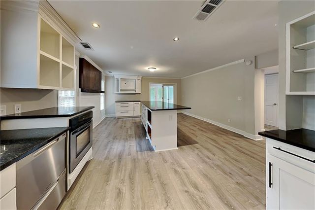2916 Sope Creek Drive, Marietta, GA 30068