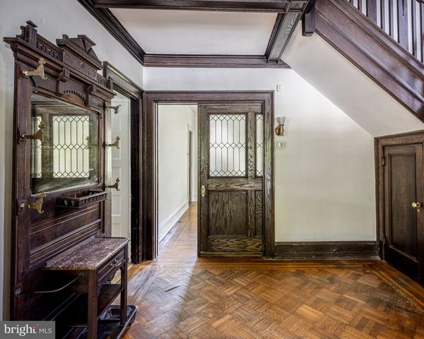 6607 LINCOLN DR, Philadelphia, PA 19119