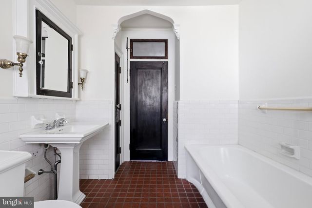 6607 LINCOLN DR, Philadelphia, PA 19119
