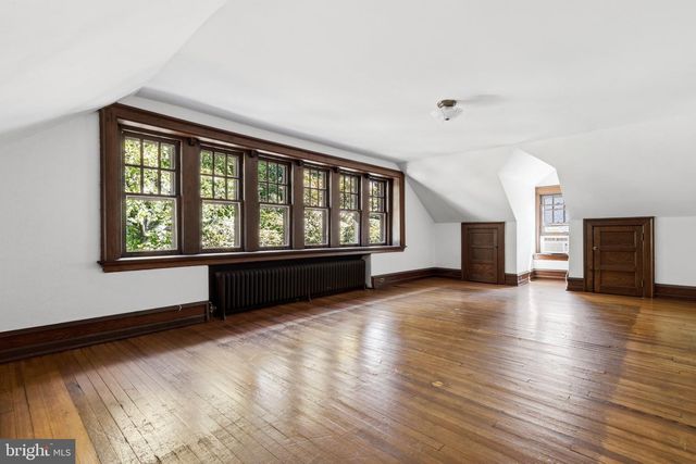 6607 LINCOLN DR, Philadelphia, PA 19119