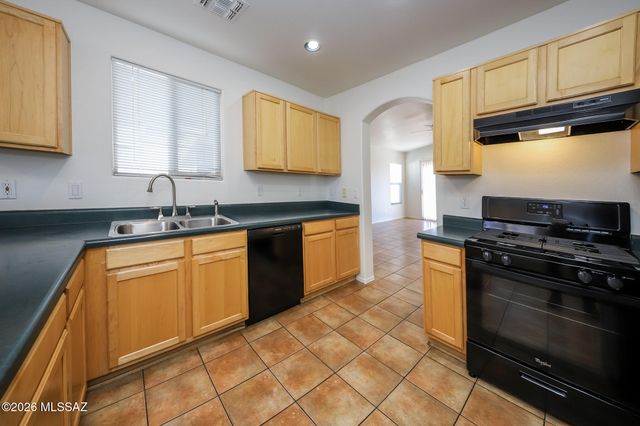 10166 E Desert Gorge, Tucson, AZ 85747