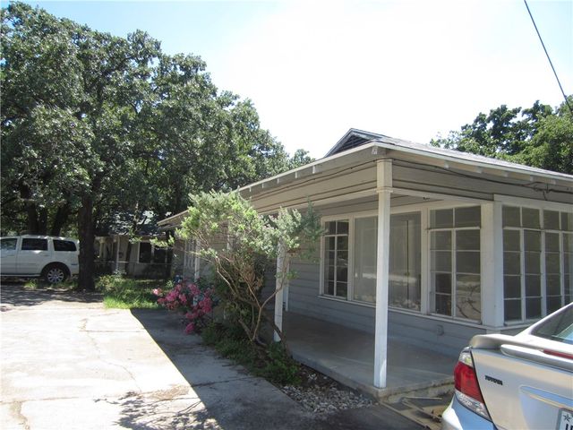 2621 N Locust Street, Denton, TX 76209