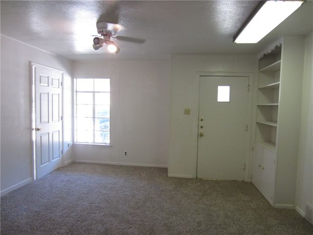 2621 N Locust Street, Denton, TX 76209
