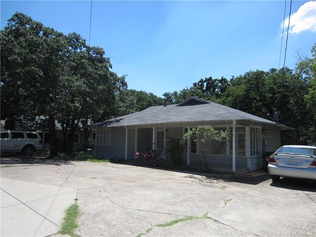 2621 N Locust Street, Denton, TX 76209