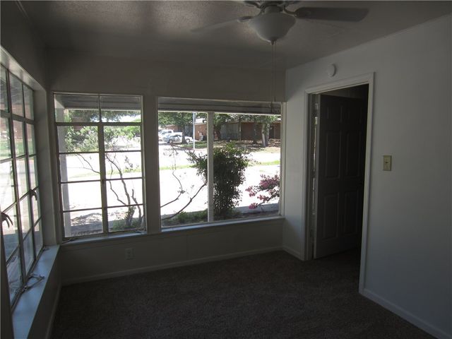 2621 N Locust Street, Denton, TX 76209
