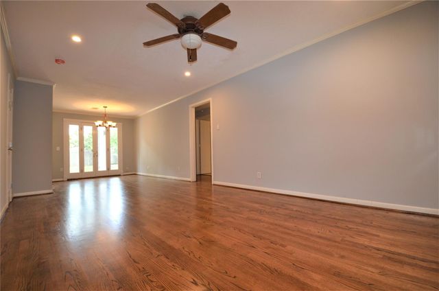 1902 Coulcrest Drive, Houston, TX 77055