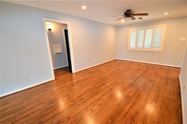 1902 Coulcrest Drive, Houston, TX 77055