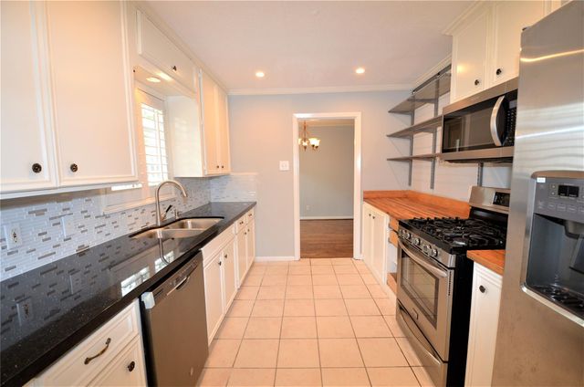 1902 Coulcrest Drive, Houston, TX 77055