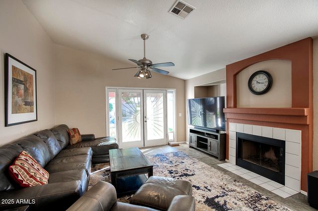 741 S SILVERBRUSH Drive, Chandler, AZ 85226