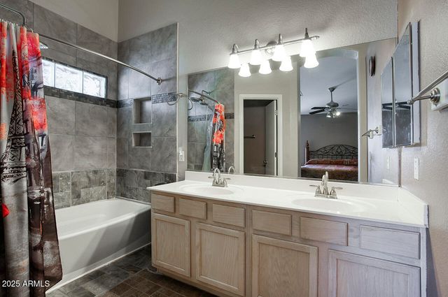 741 S SILVERBRUSH Drive, Chandler, AZ 85226