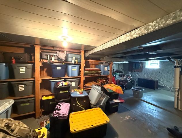 24 Brinker St, Derry Twp, PA 15650