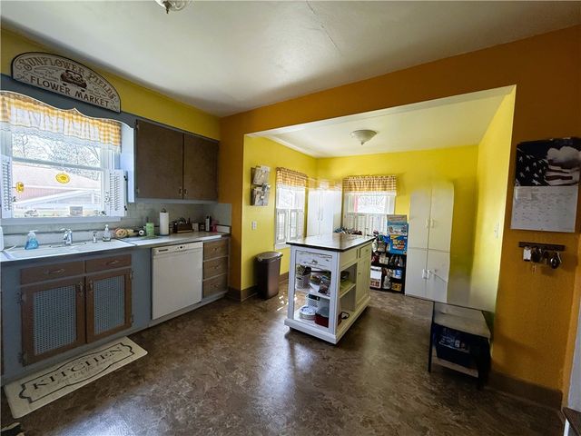 24 Brinker St, Derry Twp, PA 15650