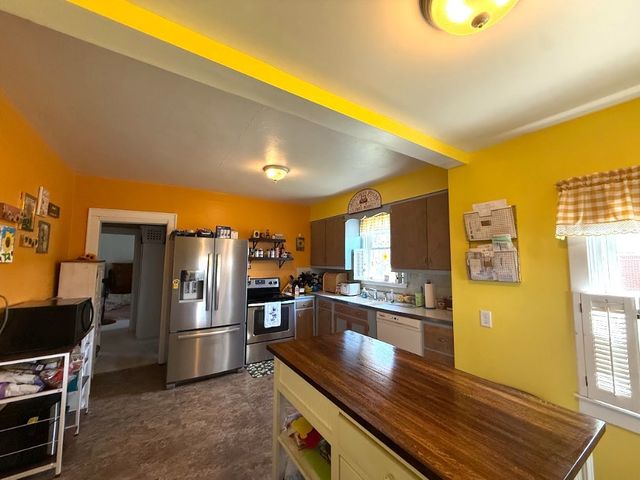 24 Brinker St, Derry Twp, PA 15650