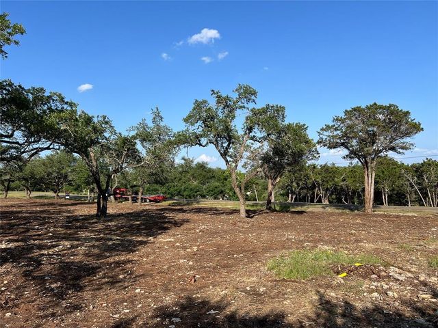 304 Stonegate LN, Dripping Springs, TX 78620