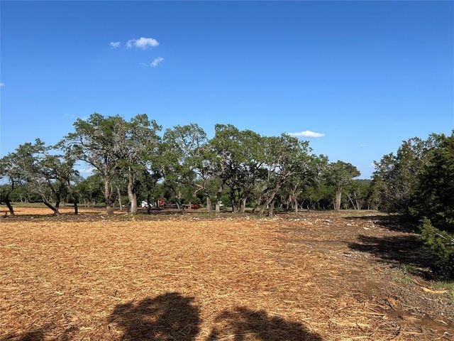 304 Stonegate LN, Dripping Springs, TX 78620