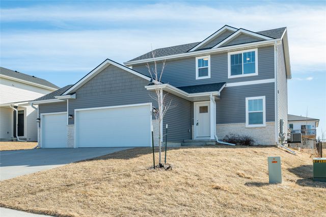 62 NW Pike Circle, Waukee, IA 50263