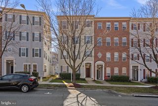 932 ORCHARD RIDGE DR #200, Gaithersburg, MD 20878