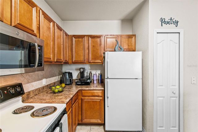 6105 METROWEST BOULEVARD 105, Orlando, FL 32835