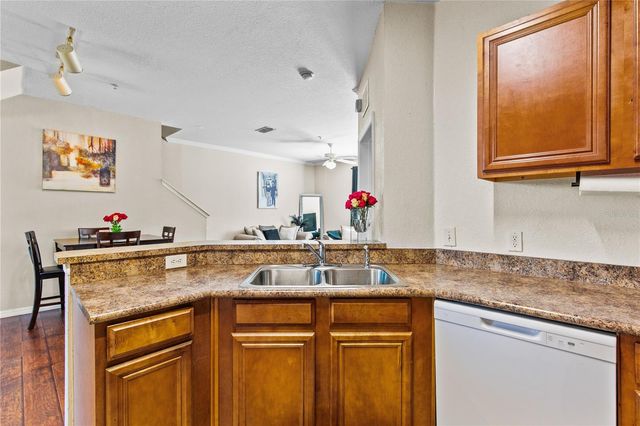 6105 METROWEST BOULEVARD 105, Orlando, FL 32835