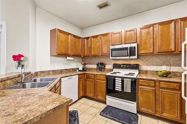 6105 METROWEST BOULEVARD 105, Orlando, FL 32835