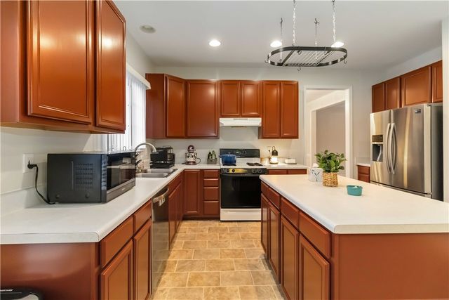 215 Ridge Bay Court, Greenville, SC 29611