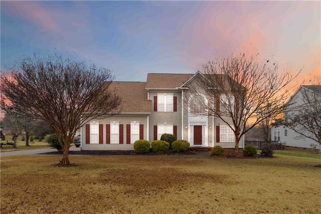 215 Ridge Bay Court, Greenville, SC 29611