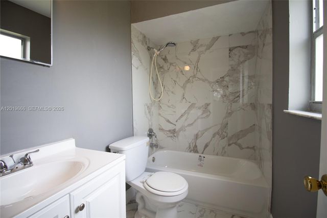 825 SW 10th St A, Hallandale Beach, FL 33009