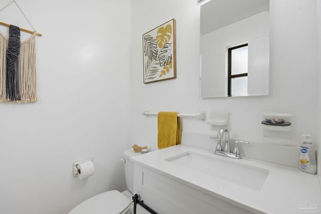 2340 Teate Ave, Pensacola, FL 32504