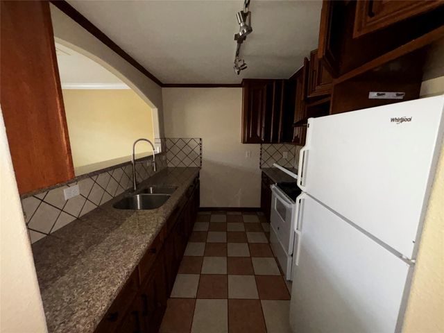 6644 W Fuqua Drive, Houston, TX 77489