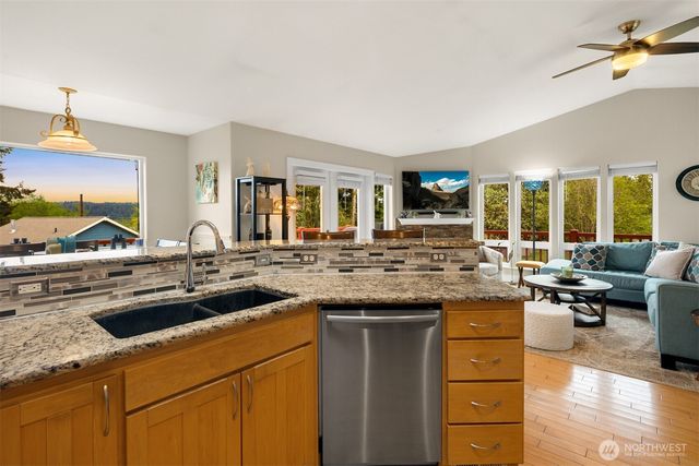 1409 Commodore Place, Freeland, WA 98249