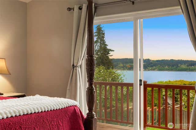 1409 Commodore Place, Freeland, WA 98249