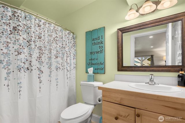 1409 Commodore Place, Freeland, WA 98249
