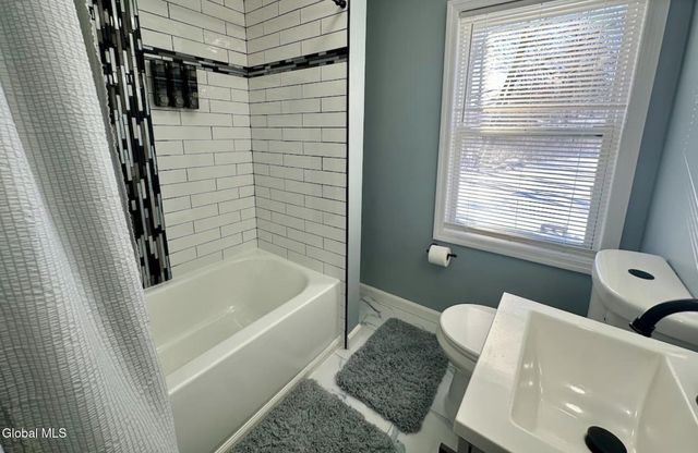 4207 Albany Street, Albany, NY 12205