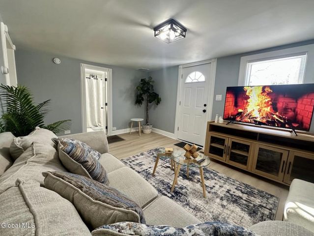 4207 Albany Street, Albany, NY 12205