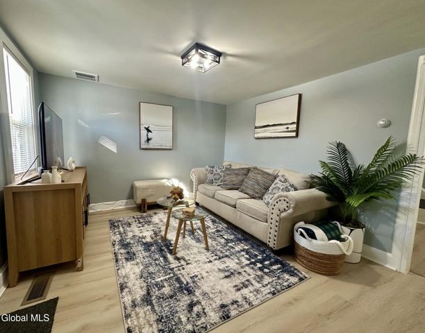 4207 Albany Street, Albany, NY 12205