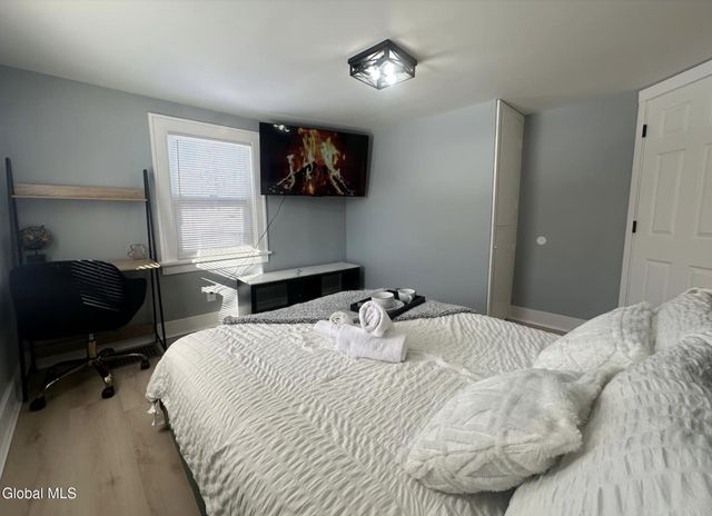 4207 Albany Street, Albany, NY 12205